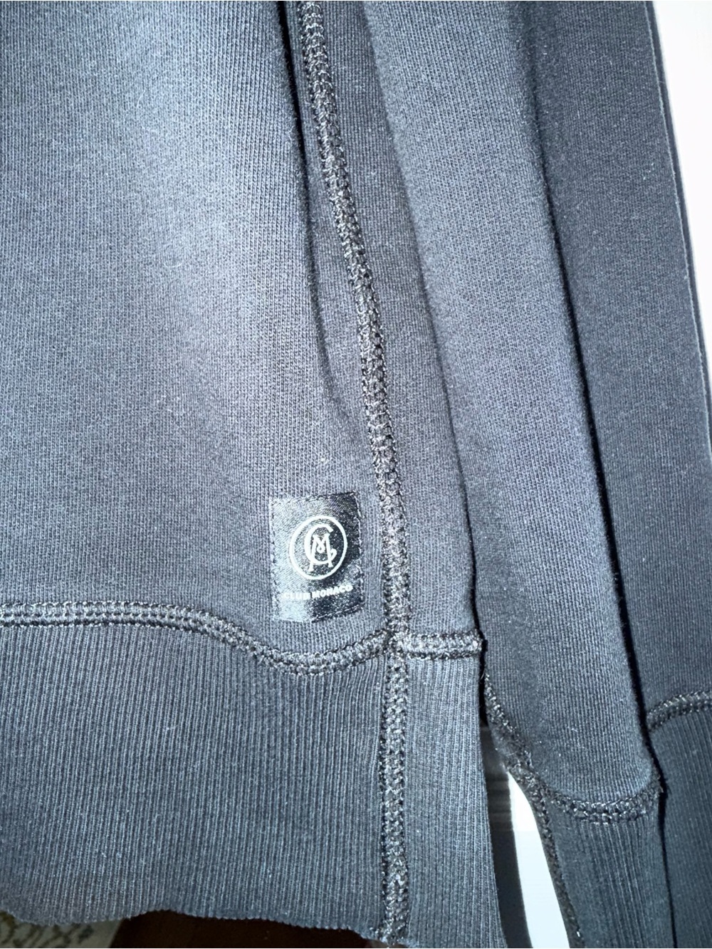 Club Monaco Heritage Black with white 1985 Crest Sweatshirt, SZ Small - Picture 7 of 9